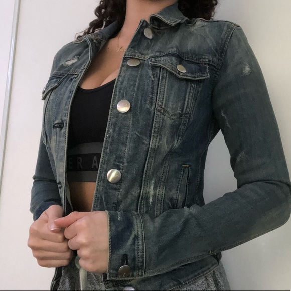 🦋FITTED DENIM JACKET🦋 - Picture 1 of 2